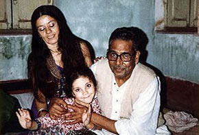 Ustad Mushtaq Ali Khan enjoying an affectionate moment with my wife and daughter.
